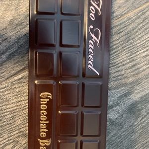 Too faced chocolate bar